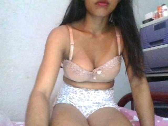 Hannah1998 live cam on BongaCams