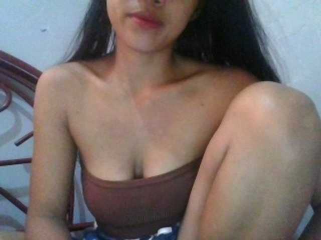 Hannah1998 live cam on BongaCams