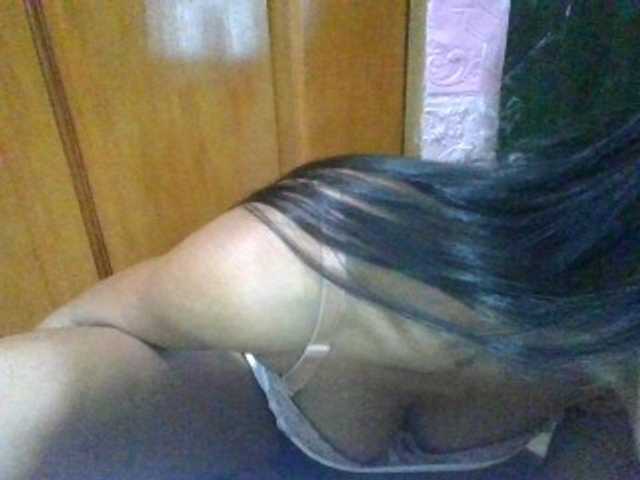 Hannah1998, live now on BongaCams