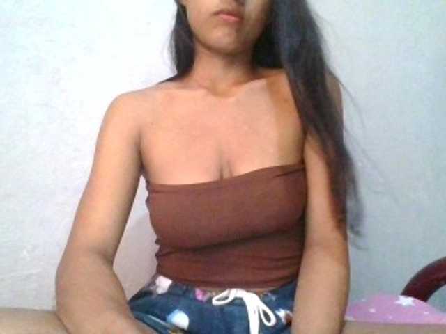 Hannah1998 live cam on BongaCams