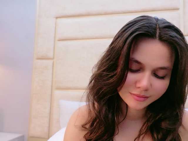 CarolineVega webcam