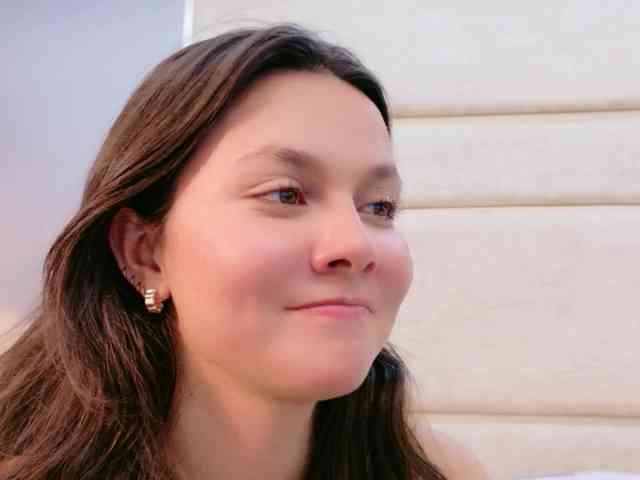 CarolineVega webcam