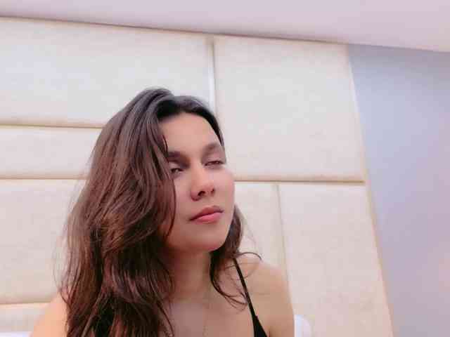 CarolineVega webcam