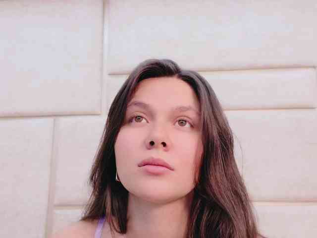 CarolineVega webcam