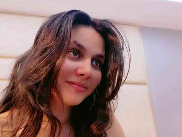 CarolineVega webcam