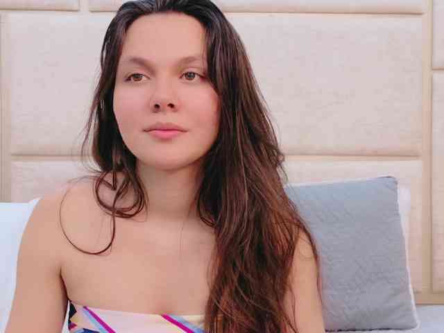 CarolineVega webcam
