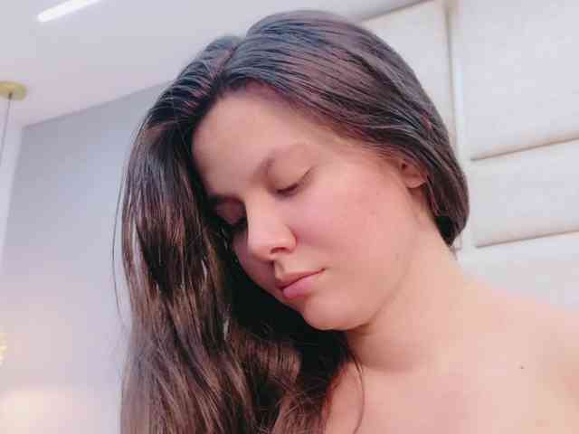 CarolineVega webcam