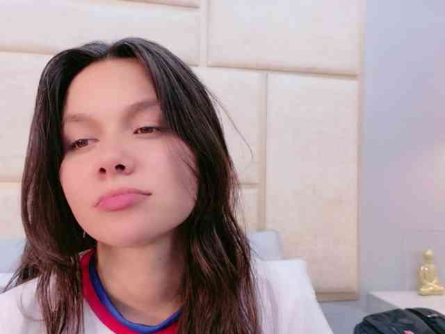 CarolineVega webcam