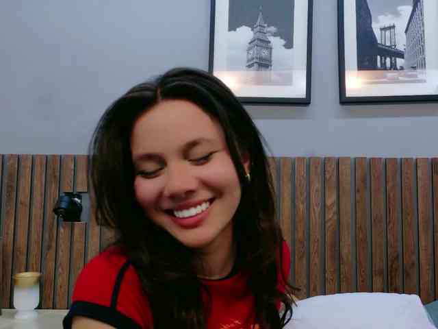 CarolineVega webcam
