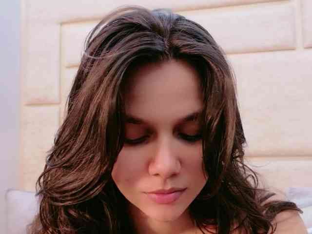 CarolineVega webcam