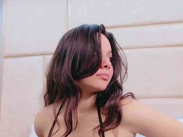 CarolineVega webcam
