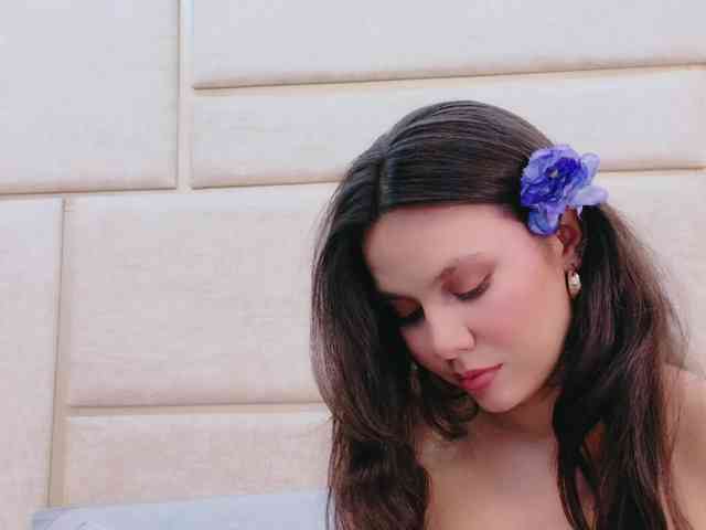 CarolineVega webcam