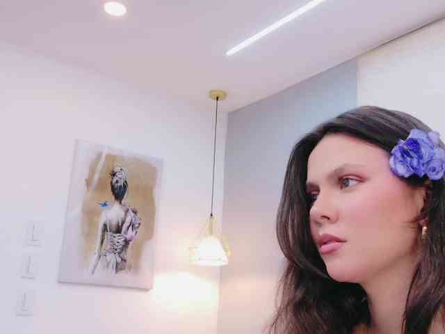CarolineVega webcam