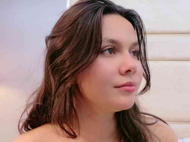 CarolineVega webcam
