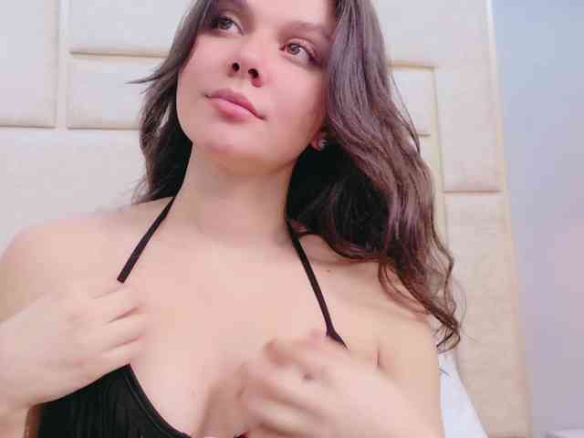 CarolineVega webcam