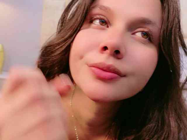 CarolineVega webcam
