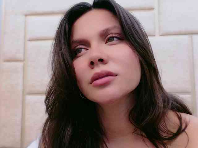 CarolineVega webcam
