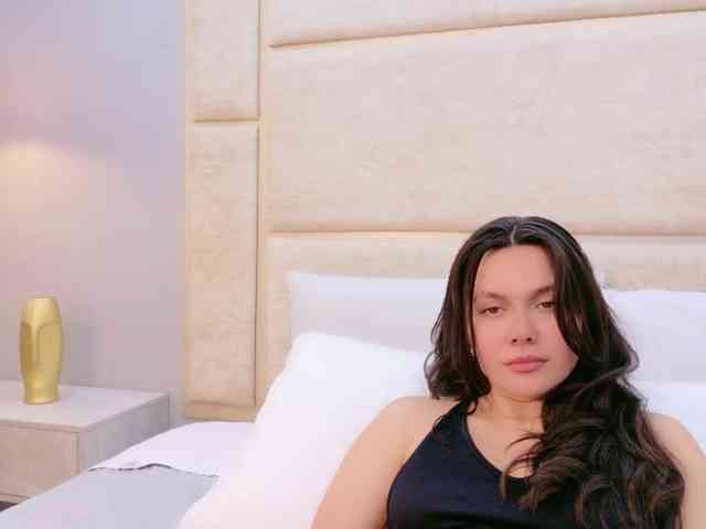 CarolineVega webcam