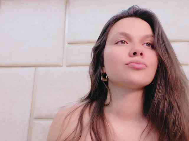 CarolineVega webcam