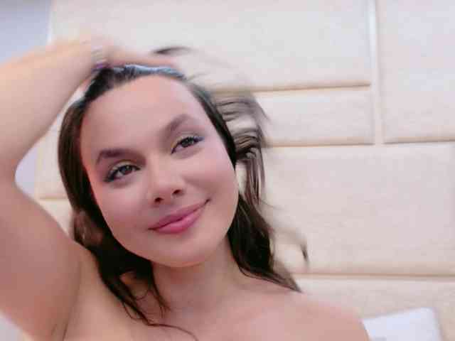 CarolineVega webcam