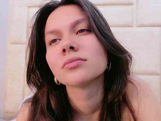CarolineVega webcam