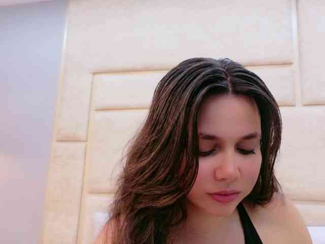 CarolineVega webcam