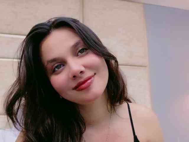 CarolineVega webcam