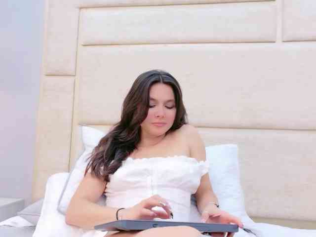 CarolineVega webcam