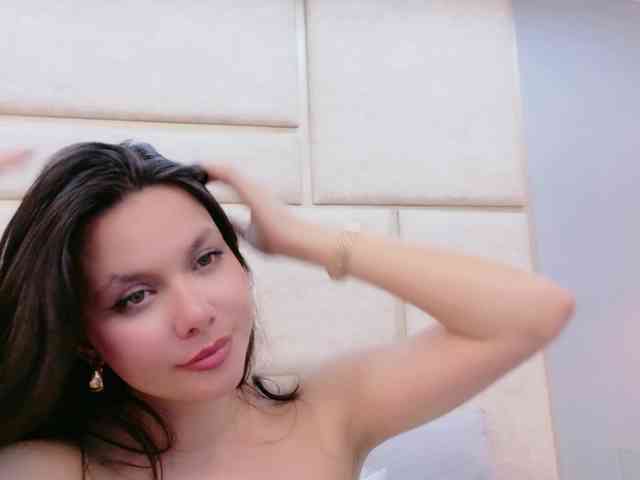 CarolineVega webcam