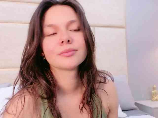CarolineVega webcam