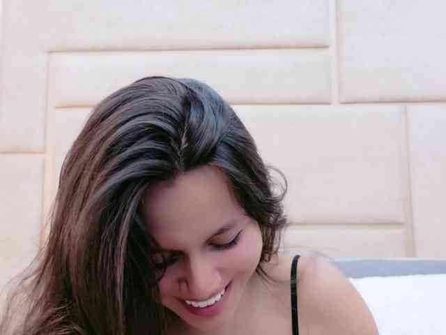 CarolineVega webcam
