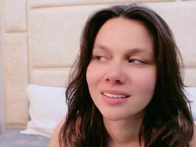 CarolineVega webcam