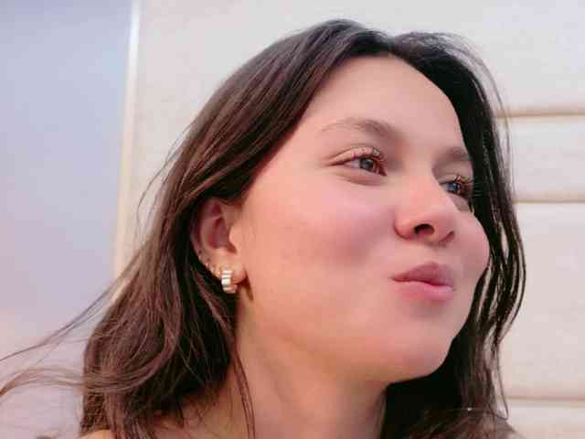 CarolineVega webcam