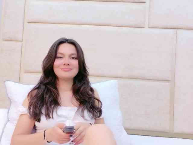 CarolineVega webcam