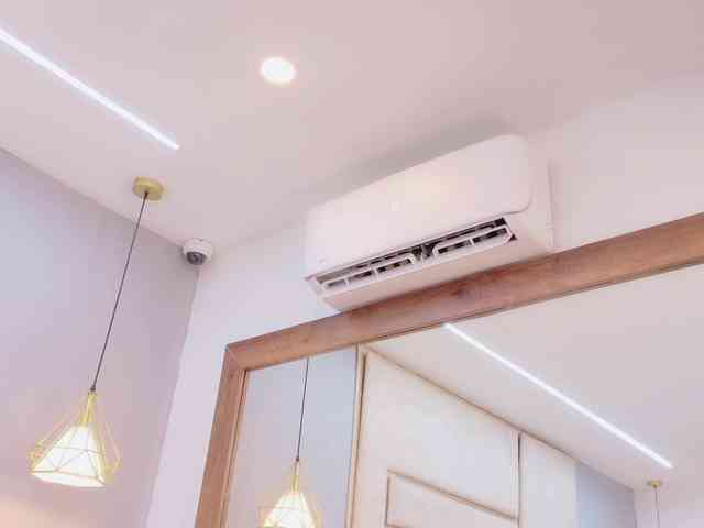 CarolineVega webcam