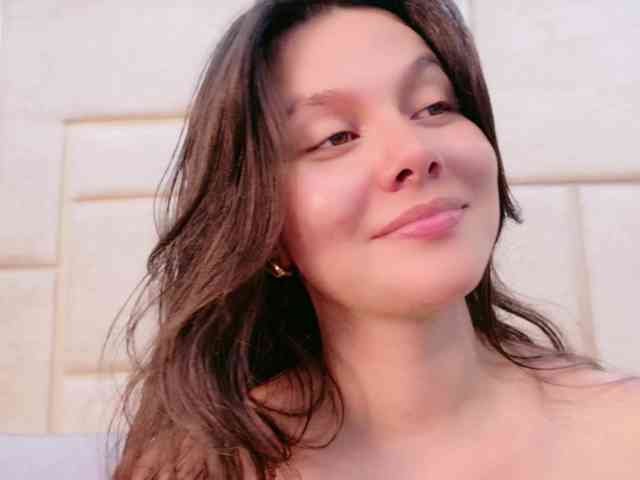 CarolineVega webcam