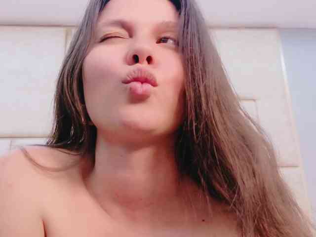 CarolineVega webcam
