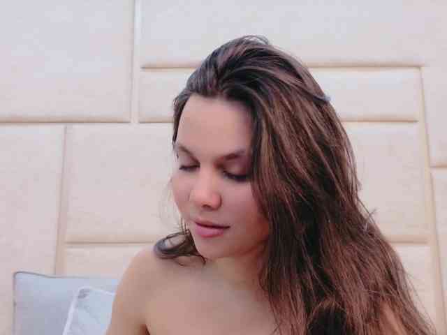 CarolineVega webcam