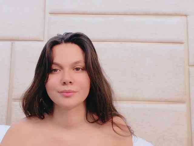 CarolineVega webcam