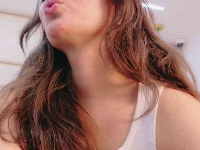 CarolineVega webcam