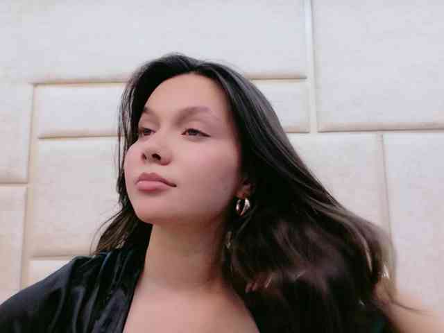 CarolineVega webcam