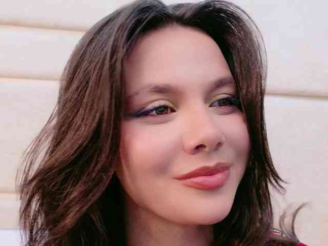 CarolineVega webcam