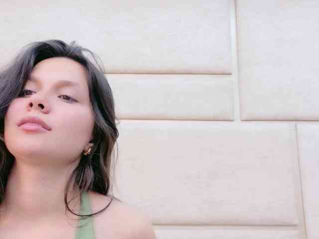 CarolineVega webcam