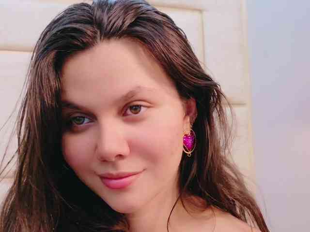 CarolineVega webcam