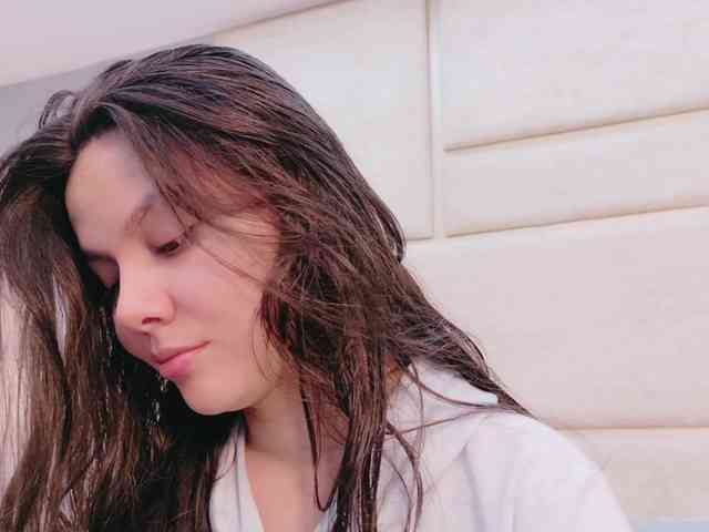 CarolineVega webcam