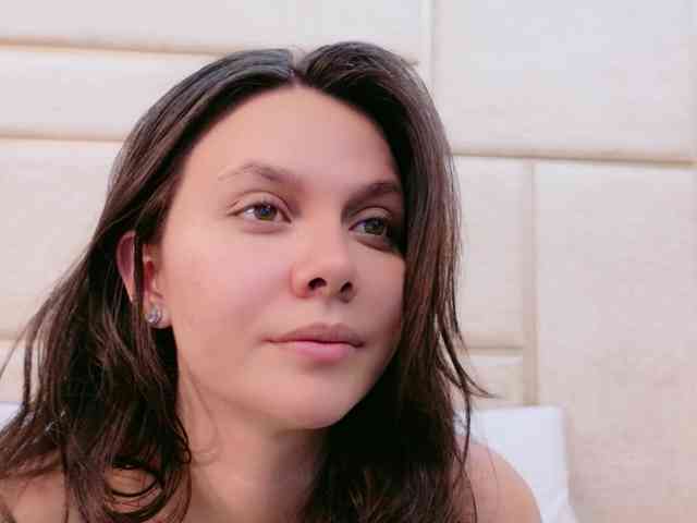 CarolineVega webcam