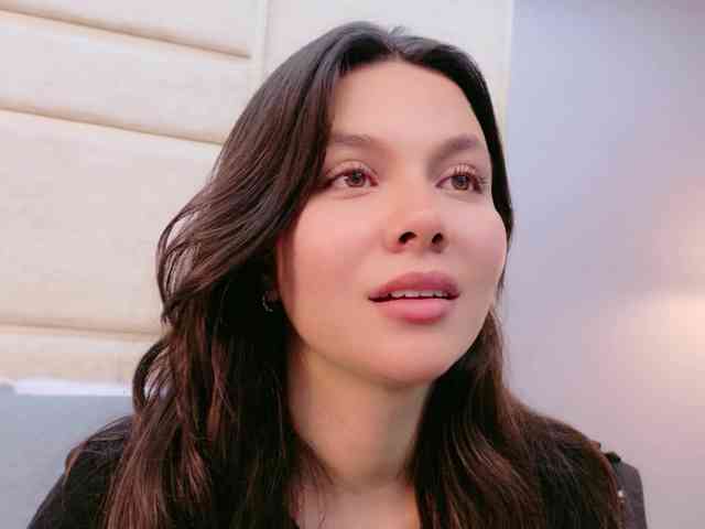 CarolineVega webcam