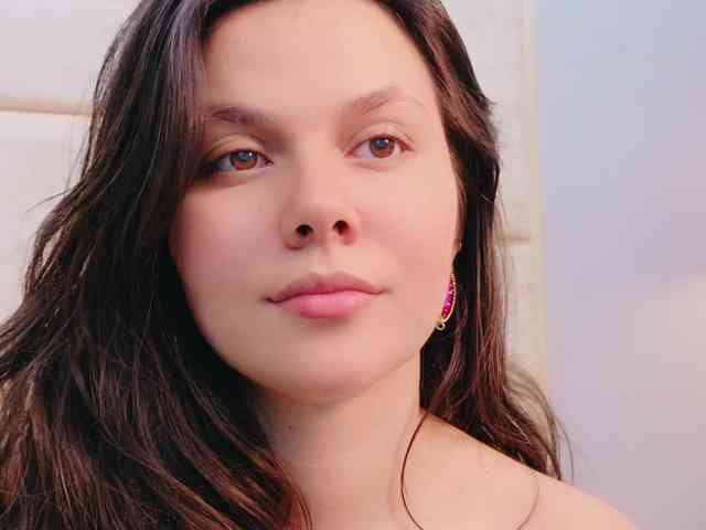CarolineVega webcam