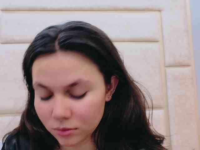 CarolineVega webcam
