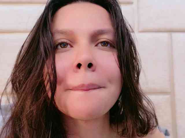 CarolineVega webcam